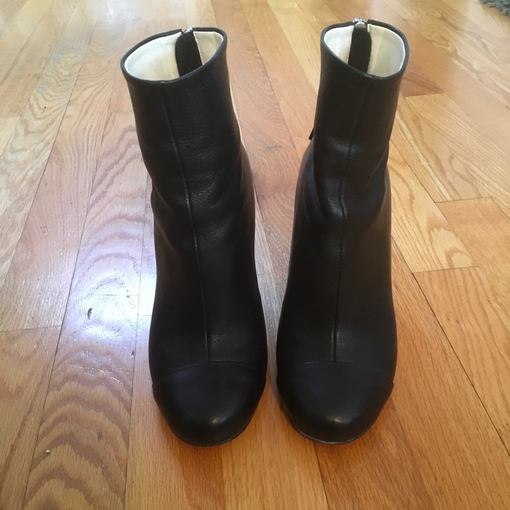 Black short boots